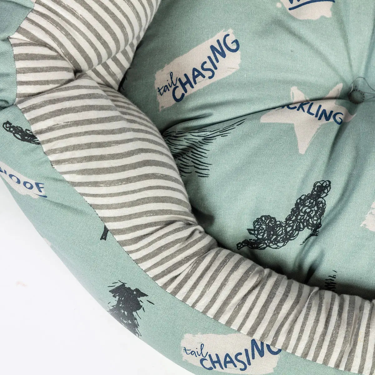 Battersea Playful Dogs Deluxe Slumber Dog Bed 24” Danish Designs