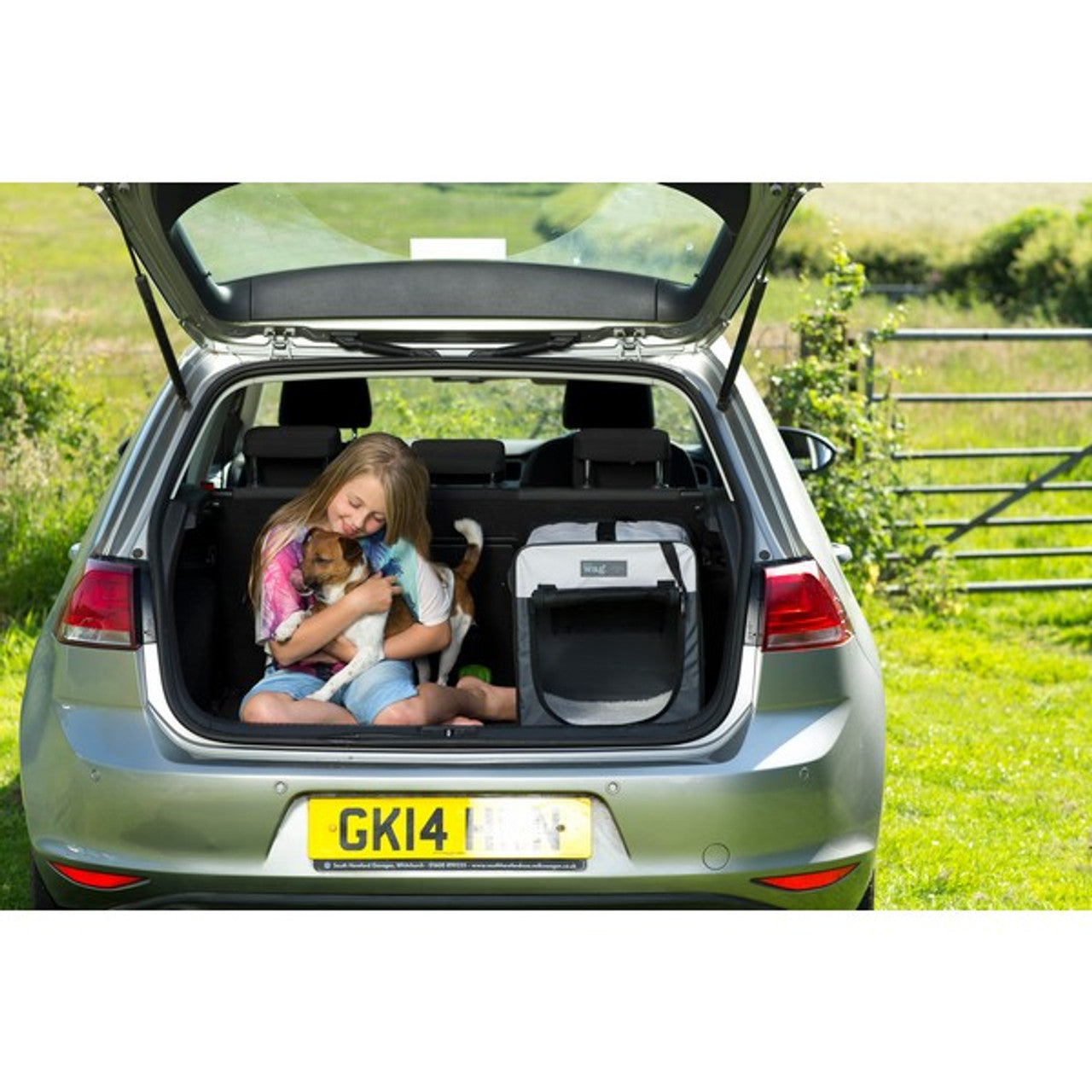 Henry Wag Folding Fabric Travel Crate - Ideal For Use in the Home, Outside or when Travelling Variety of Pets