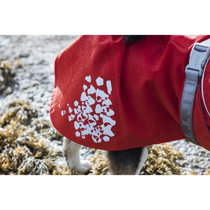Hurtta Monsoon Coat ECO in Rosehip, detail view